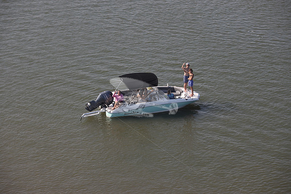 NAUTIC STAR.GREEN HULL.YAMAHA.7215