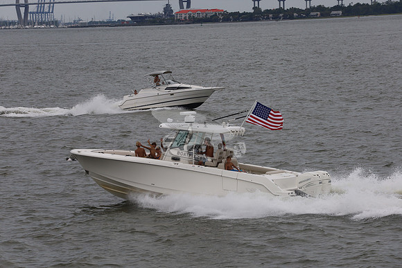 Boston Whaler.white.flag.merc.07