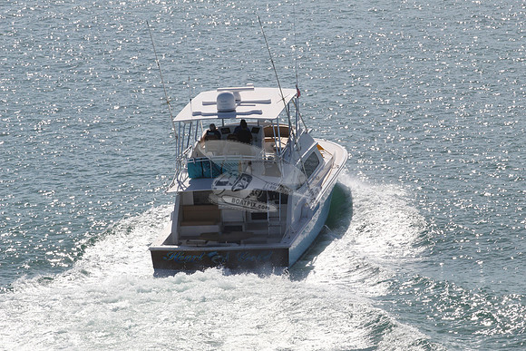 Azimut.red foreign flag.42