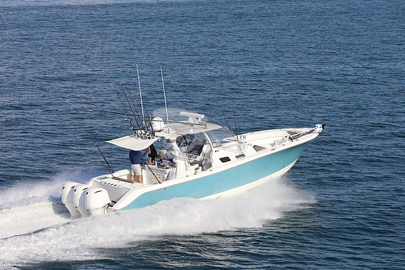 edgewater.370cc.green hull.3 engines.0304