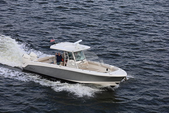 Boston Whaler.3300.6