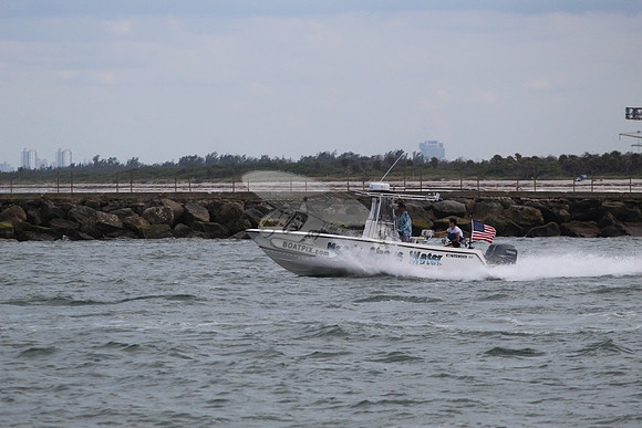 FL3131MJ.HEADS ABOVE WATER.03