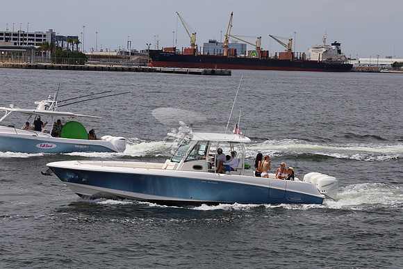 BOSTON WHALER35.BLUE.2