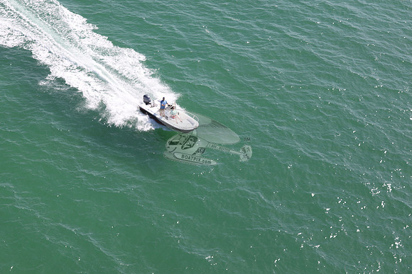 BOSTON WHALER.124