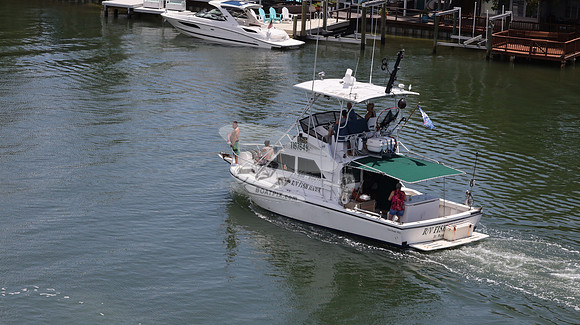 1167649.RV FISH HAWK.ST PETE FL.13