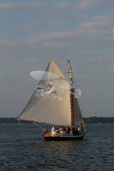 christeen.oyster bay.sail.0106