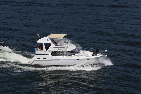 Carver motor yacht. 04
