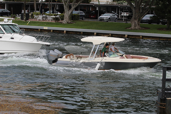 CHRIS CRAFT.GREY HULL.06