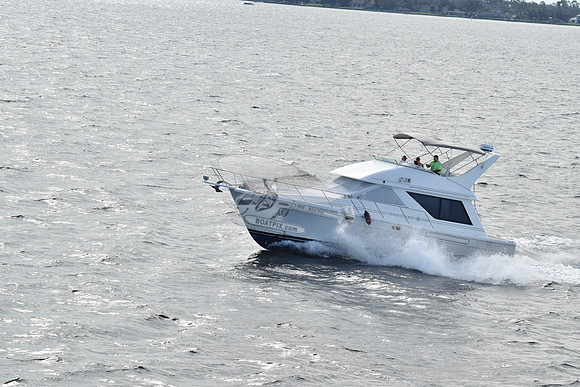 BIG WIND.ST PETE FL.BAYLINER.6