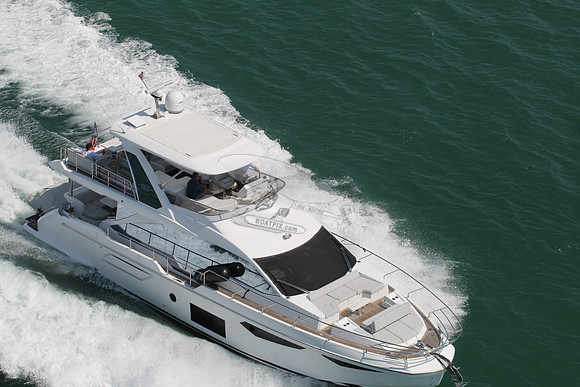 azimut 60.8