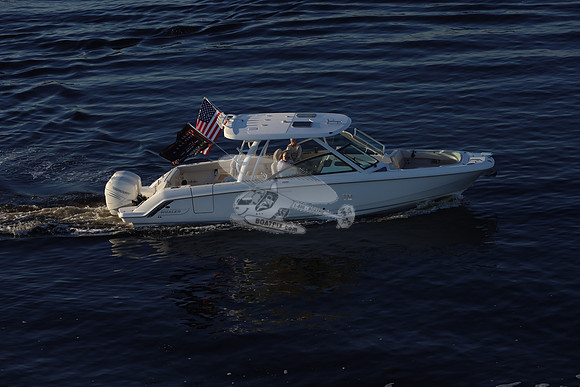 boston whaler.320 vantage.28