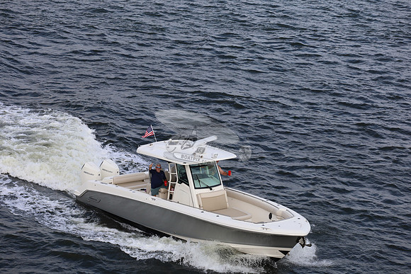 Boston Whaler.3300.7