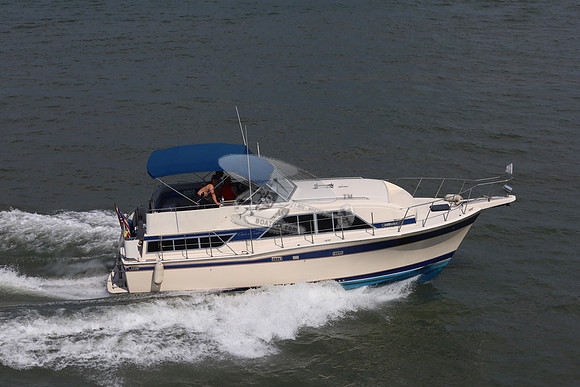 CHRIS CRAFT.BLUE BIMINI.0484