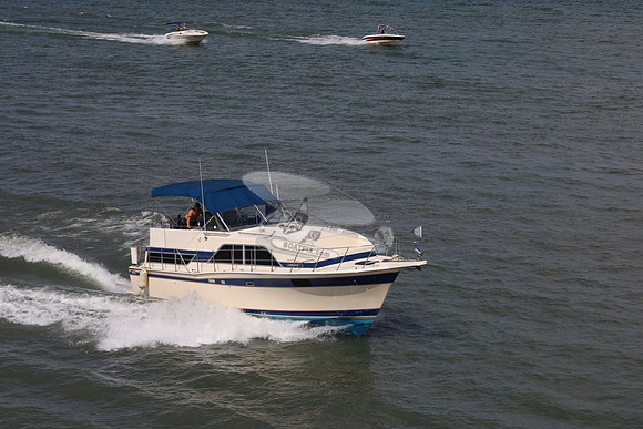 CHRIS CRAFT.BLUE BIMINI.0480