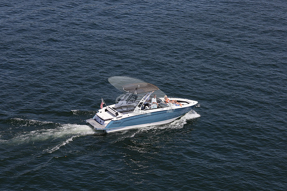 Cobalt.blue.bowrider.4 people.02