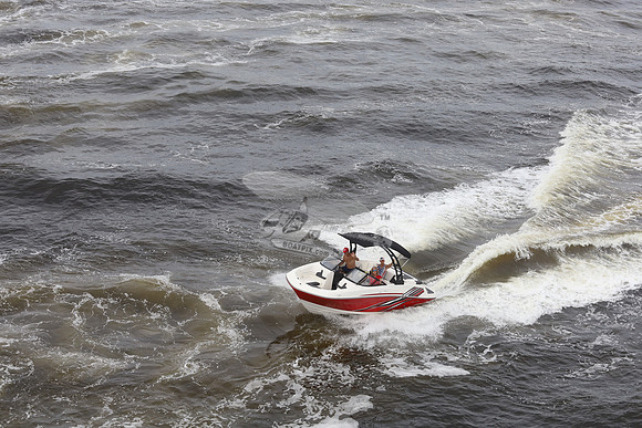 bayliner.red.