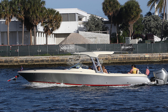 CHRIS CRAFT.GREY HULL.2 MERCURYS.04