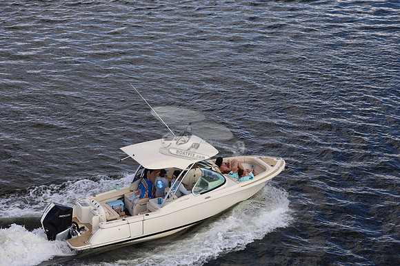 Chris Craft.merc 300.3