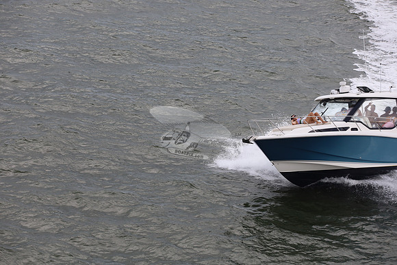 Boston Whaler.blue.2 merc 300.08