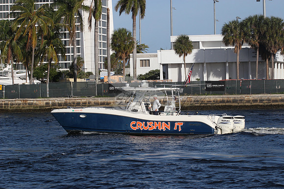 CRUSHIN IT.KEY LARGO FL.1222133.WORLD CAT.09