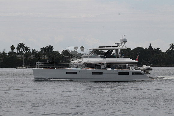 BOAT TRI HULL.LARGE.006