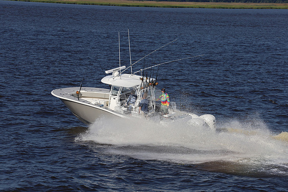cape horn.tan hull.2 white yamaha.7284