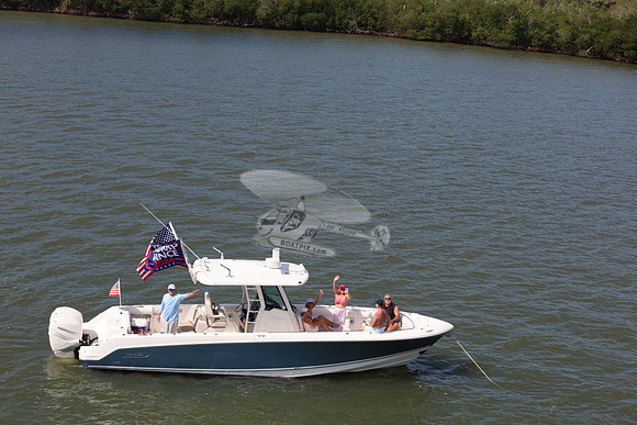 boston whaler.33.blue.7