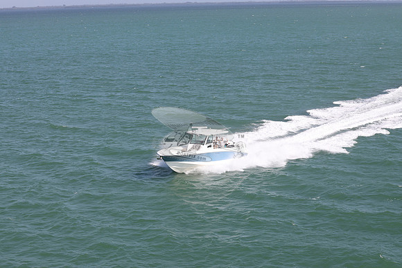 boston whaler.370 outrage.2337