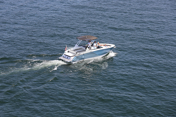 Cobalt.blue.bowrider.4 people.01