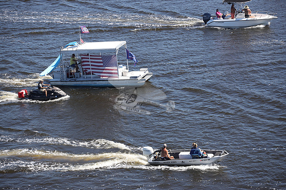 mi1302cc.pontoon american flag.6