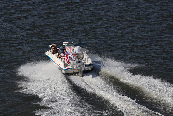 NJ1836HL.SEAS THE DAY.01