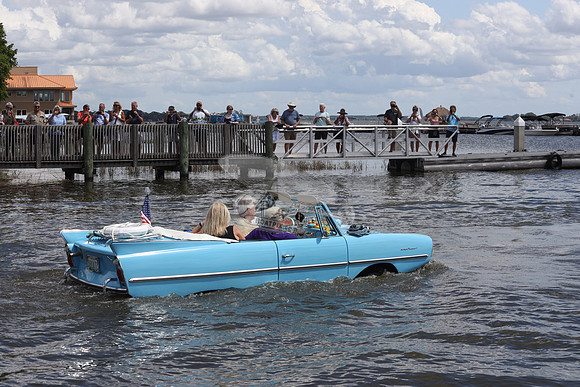 ABOAT2.BLUE.AMPHICAR.07
