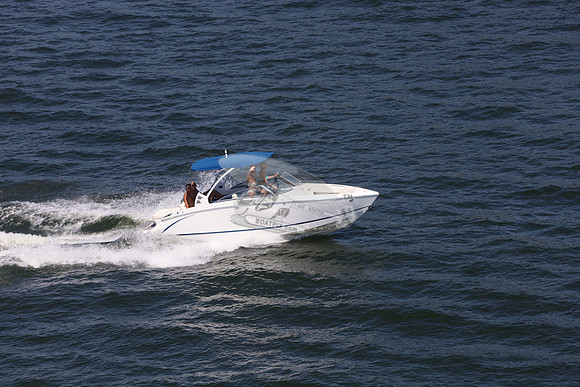 cobalt.bowrider.white blue.09