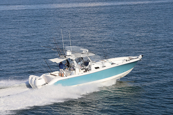 edgewater.370cc.green hull.3 engines.0305