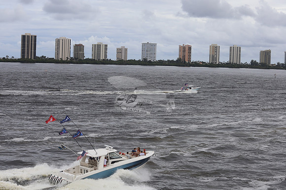 Boston Whaler 42 outrage blue.1