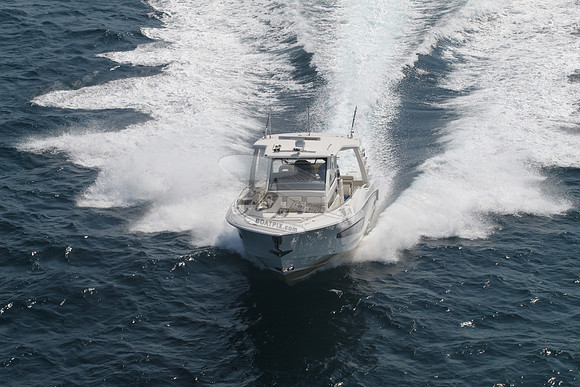 Boston Whaler.outrage 420.13