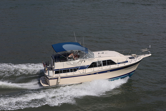CHRIS CRAFT.BLUE BIMINI.0485