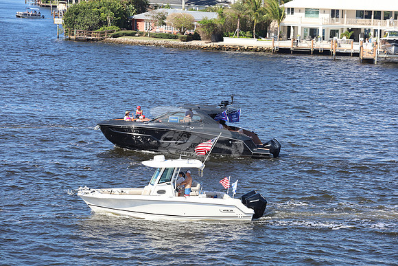 Boston Whaler.250.outrage.2