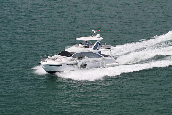 azimut 60.2