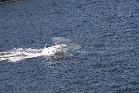 cobalt.bowrider.white blue.02