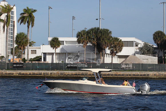 CHRIS CRAFT.GREY HULL.2 MERCURYS.05