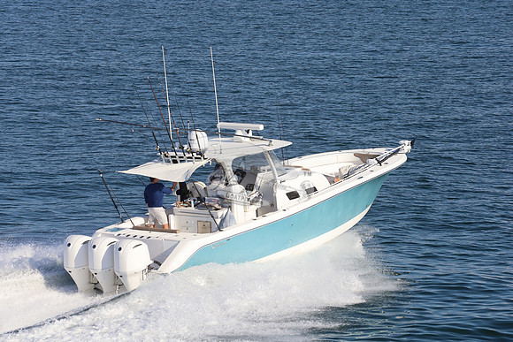 edgewater.370cc.green hull.3 engines.0303