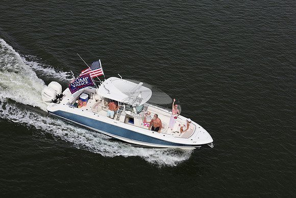 Boston Whaler.blue.2 merc.9