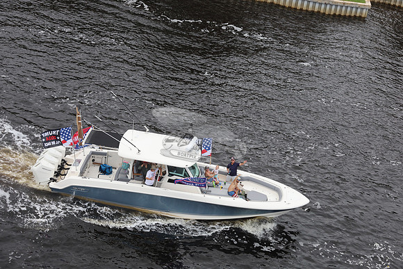 BOSTON WHALER.BLUE.14