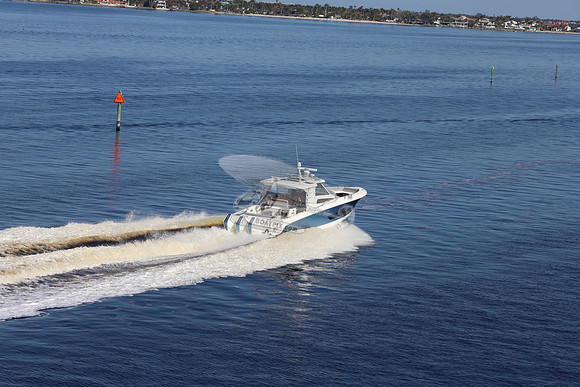 Boston Whaler 420 outrage.punta gorda.11