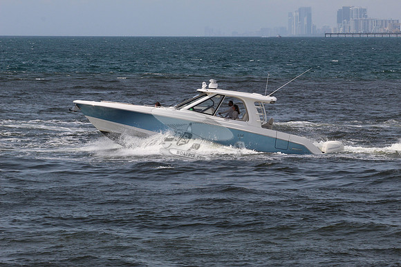 BOSTON WHALER38.BLUE.4
