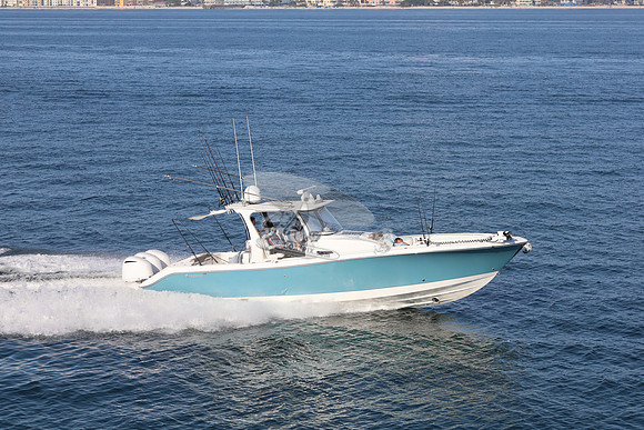 edgewater.370cc.green hull.3 engines.0310