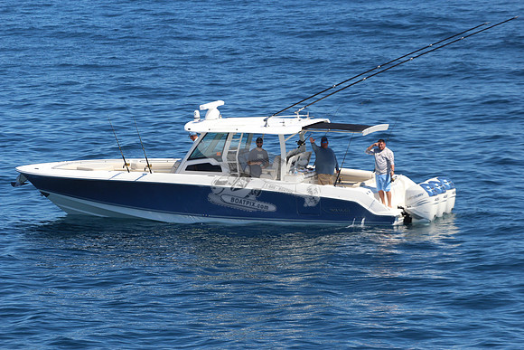 boston whaler.blue hull.3 merc 400.6210
