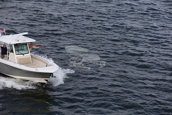 Boston Whaler.3300.9