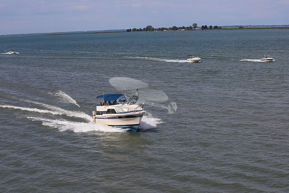 CHRIS CRAFT.BLUE BIMINI.0477